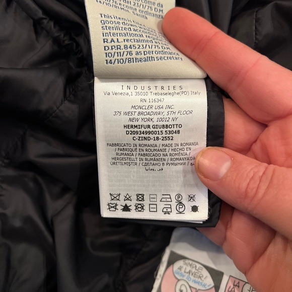 Moncler Hermifur Women’s Long Down Jacket with detachable hood Size 1 - Picture 9 of 10